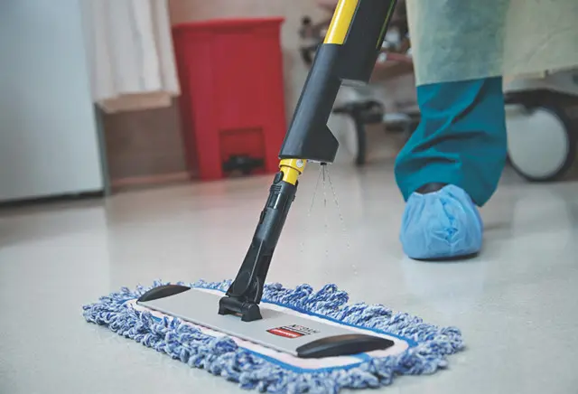 Contenant avec tuyau de remplissage 4.webp