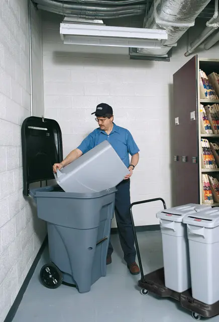 Chariot de manutention triple Rubbermaid 4401 3.webp