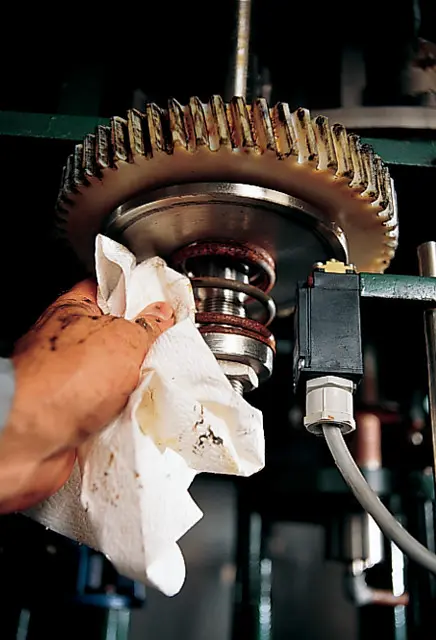 Wypall X80 Chiffons de nettoyage extra robuste en rouleau 1.webp