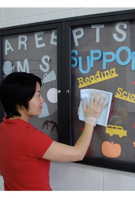 Hygen Q630 Chiffons microfibre bleu 16' x 16' pour verres et miroirs 4.webp