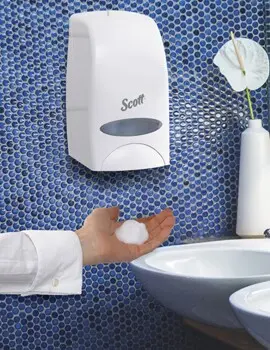 Scott Essential Distri manuelle de savon à mains en mousse1.webp