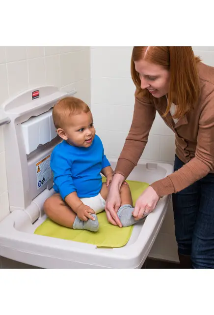 Table à langer murale Rubbermaid 2.webp