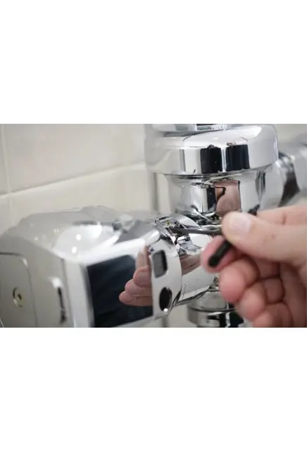 Chasse d'eau automatique pour toilettes en AUTO FLUSH 6.webp