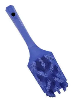 Brosse à manche court avec fibres fermes 1.webp