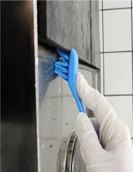 Brosse avec rebord grattoir ferme pour service alimentaire 2.webp