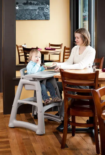 Chaise haute pour enfant sans roues avec protection Microban 3.webp