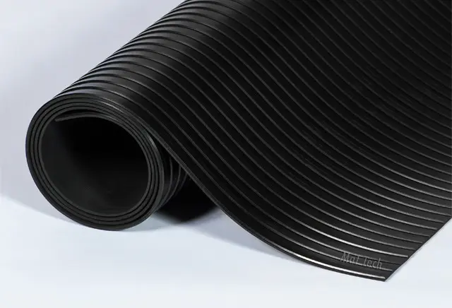 Tapis protège-plancher Wide Rib Rubber1.webp