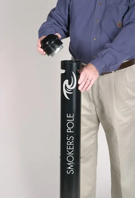 Cendrier sur pied Pole R1 de Rubbermaid 1.webp