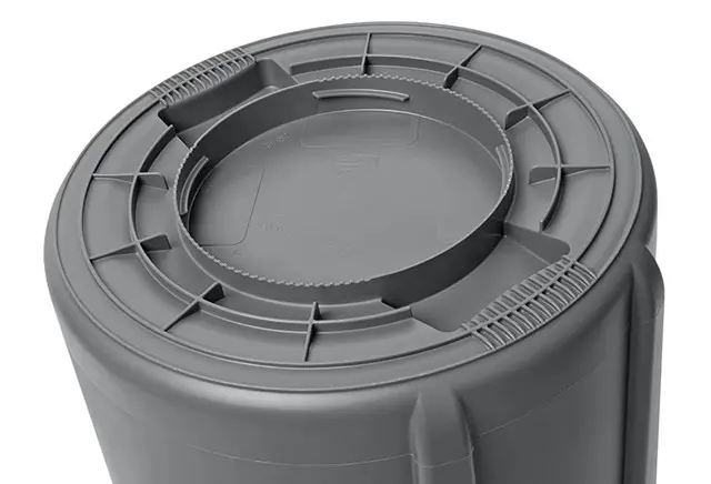 Couvercle auto-videur pour poubelle 10 gallons Brute6.webp