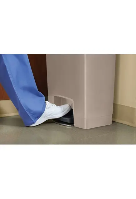 Poubelle à pédale en résine à ouverture horizontale Slim Jim, 18 gal4.webp