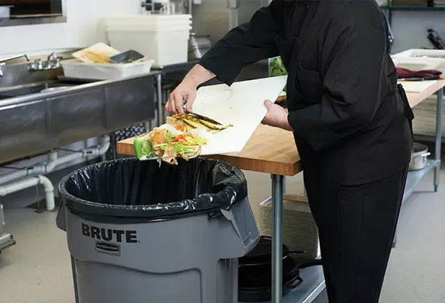 2620 BRUTE Poubelle de recyclage sans couvercle 20 gal 8.webp