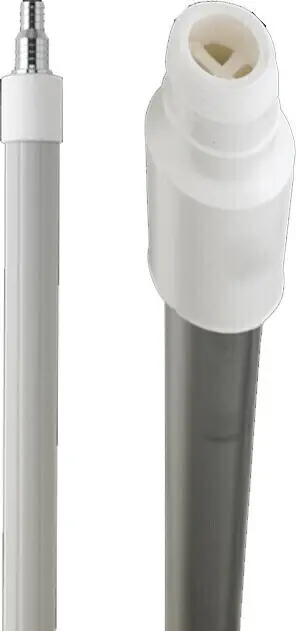 Manche avec système d'alimentation en eau